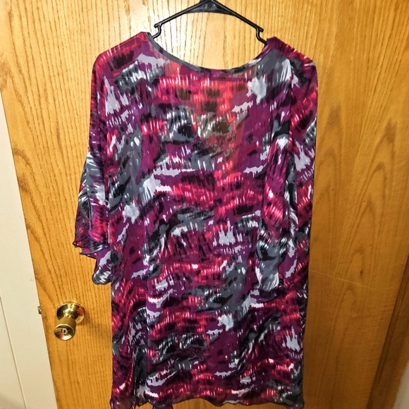 Plus Colorful Top - Picture 2 of 3